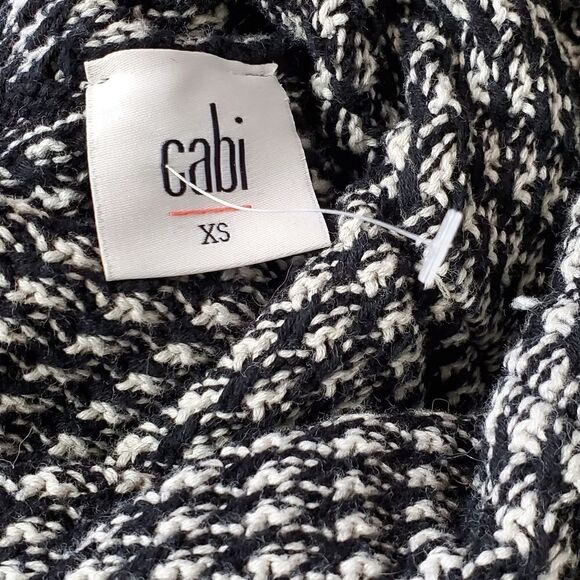Cabi Fergie Chunky Black & White Sweater - Picture 7 of 8